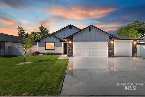 1207 Cottonwood Dr. Fruitland ID 83619