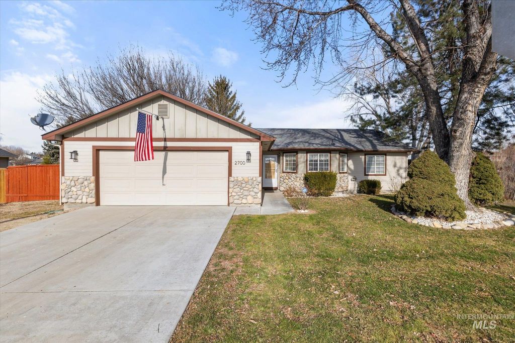 Photo of 2700 E Iowa Ave, Nampa, ID 83686 (MLS # 98973929)