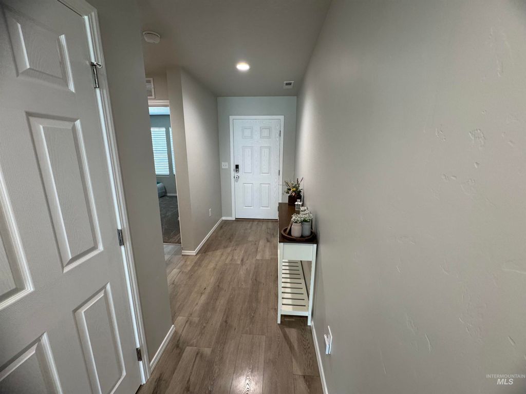 Photo of 1683 SW Pegasus Peak Ave, Mountain Home, ID 83647 (MLS # 98983392)