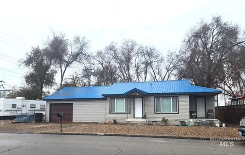 Photo of 705 N 2nd Street, Nyssa, OR 97913 (MLS # 98967845)