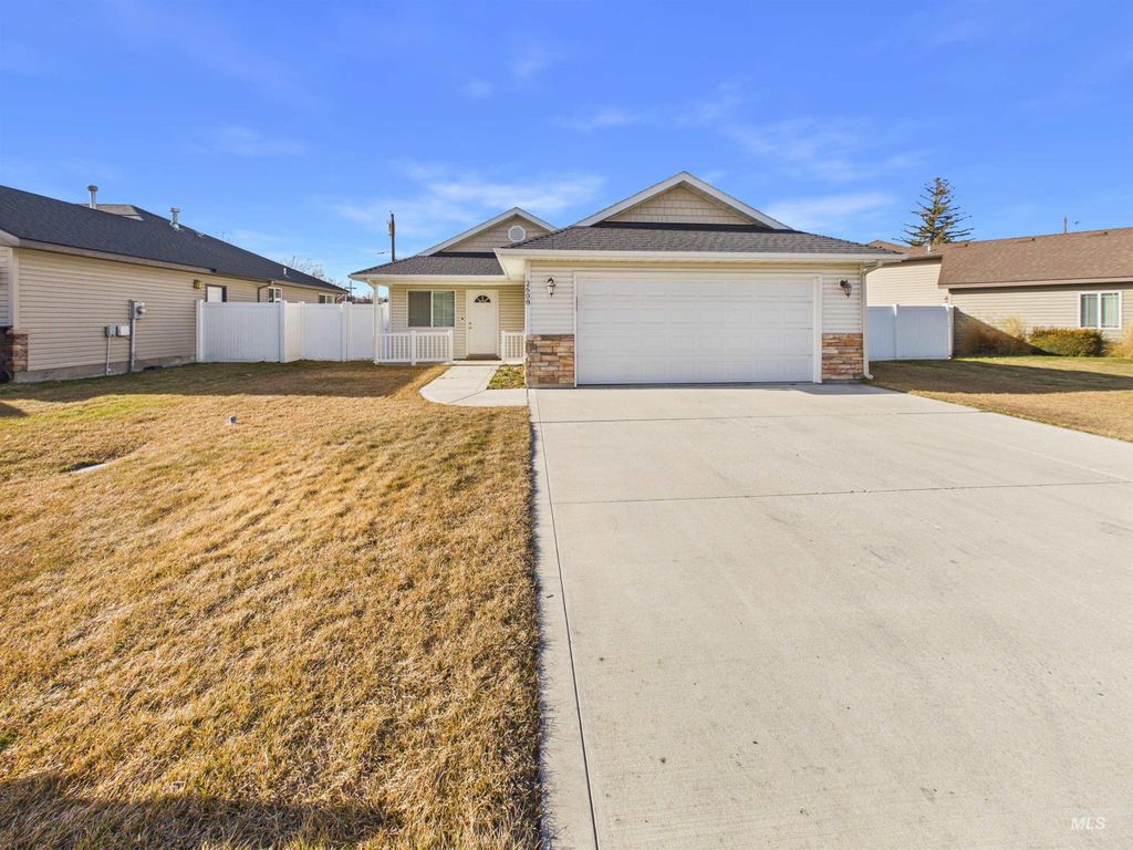 Photo of 2608 Miller Ave, Burley, ID 83318 (MLS # 98974337)