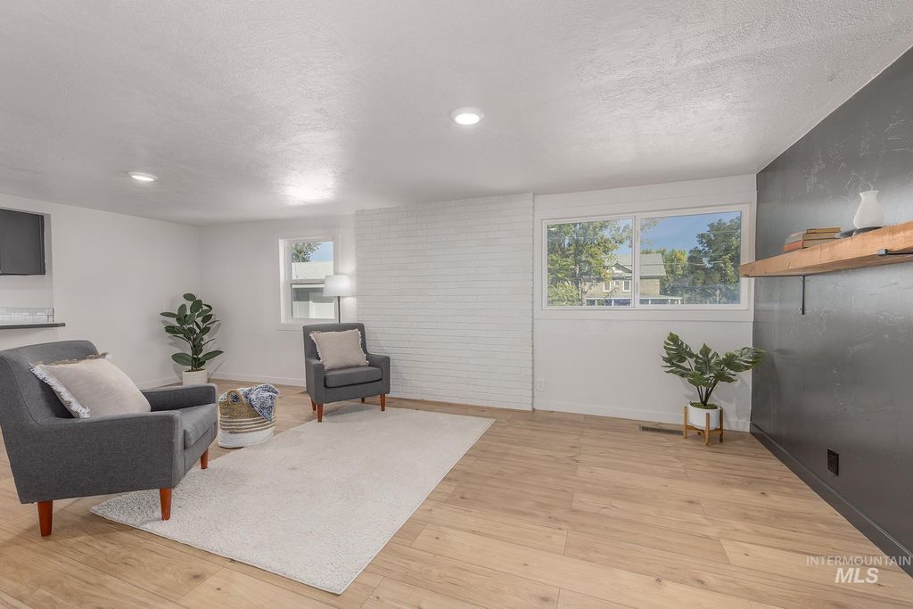 Photo of 824 E Main St, Weiser, ID 83672 (MLS # 98962233)