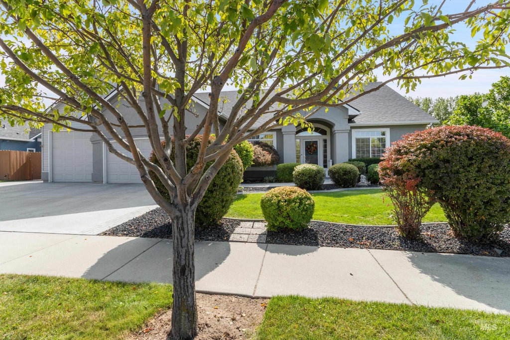 Photo of 3047 S Tagish Way, Meridian, ID 83642 (MLS # 99000408)
