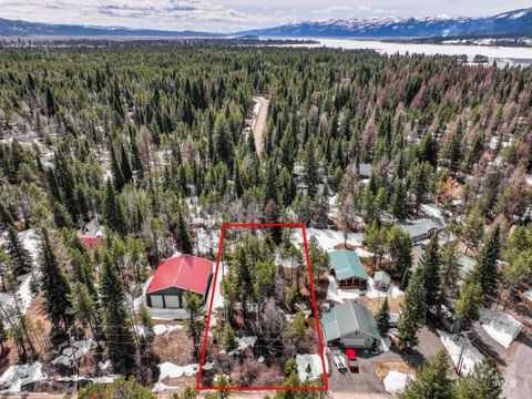 Photo of 203 Wagon Wheel Lane, Donnelly, ID 83615 (MLS # 98944301)