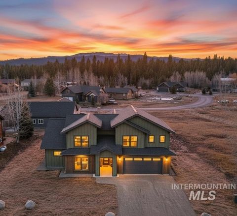 Photo of 1023 Potts Dr, McCall, ID 83638 (MLS # 98968628)