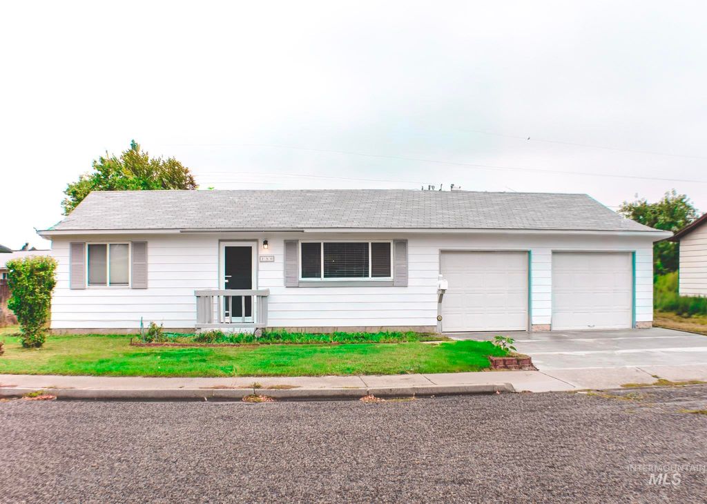 Photo of 150 Alturas Drive, Mountain Home, ID 83647 (MLS # 98965436)