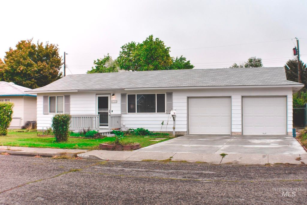 Photo of 150 Alturas Drive, Mountain Home, ID 83647 (MLS # 98965436)