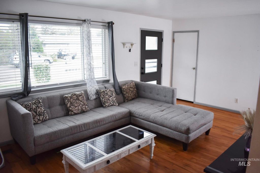 Photo of 150 Alturas Drive, Mountain Home, ID 83647 (MLS # 98965436)