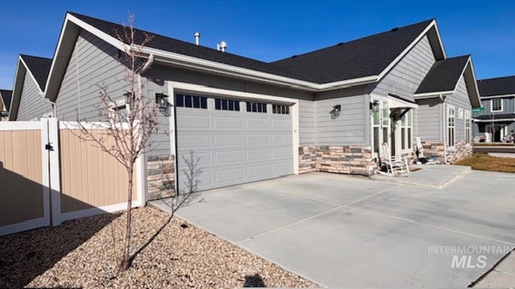 Photo of 12450 W Nabesna St, Star, ID 83669 (MLS # 98975871)