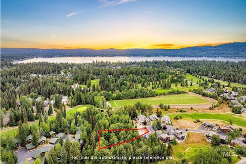 Photo of 320 Mountain Cove Ct, McCall, ID 83638 (MLS # 98998208)