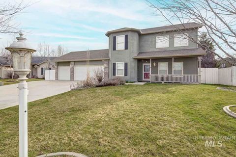 2718 S Banner Court Nampa ID 83686