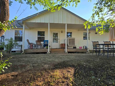 Photo of 2218 Kilborn Ln, Mesa, ID 83643 (MLS # 98978200)