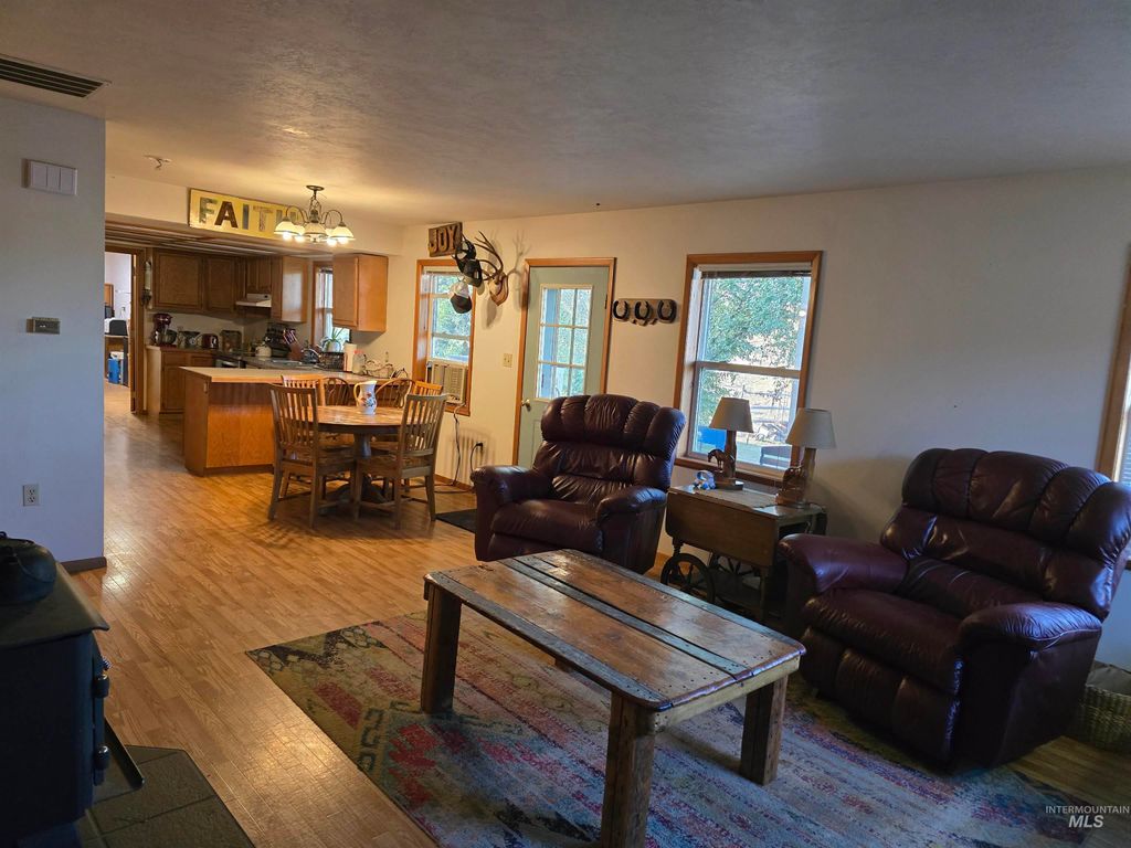 Photo of 2218 Kilborn Ln, Mesa, ID 83643 (MLS # 98978200)