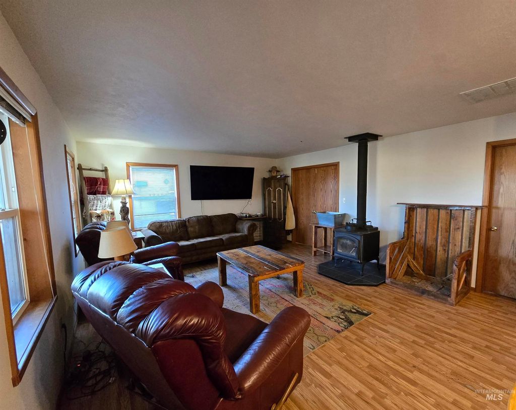 Photo of 2218 Kilborn Ln, Mesa, ID 83643 (MLS # 98978200)