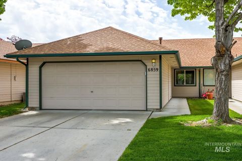Photo of 6859 W Russett St, Boise, ID 83704 (MLS # 98986448)