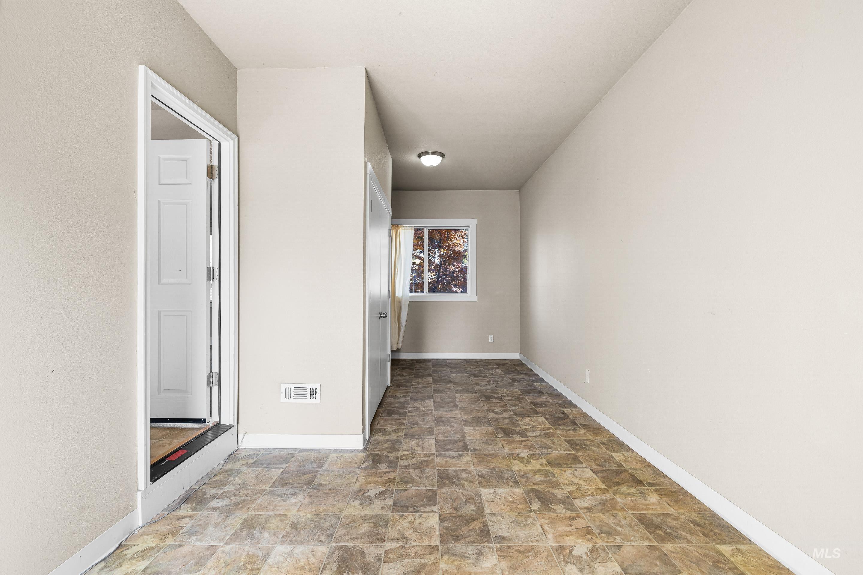 Laundry w/extra storage