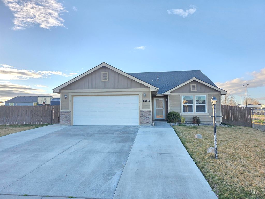 Photo of 4503 Julie St, Caldwell, ID 83607 (MLS # 98977759)
