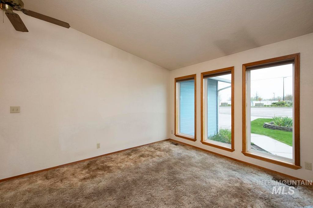 Photo of 711 E Ustick Rd, Caldwell, ID 83605 (MLS # 98982698)