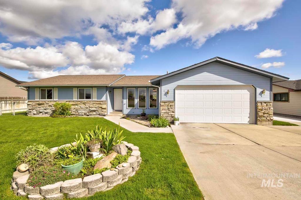 Photo of 711 E Ustick Rd, Caldwell, ID 83605 (MLS # 98982698)