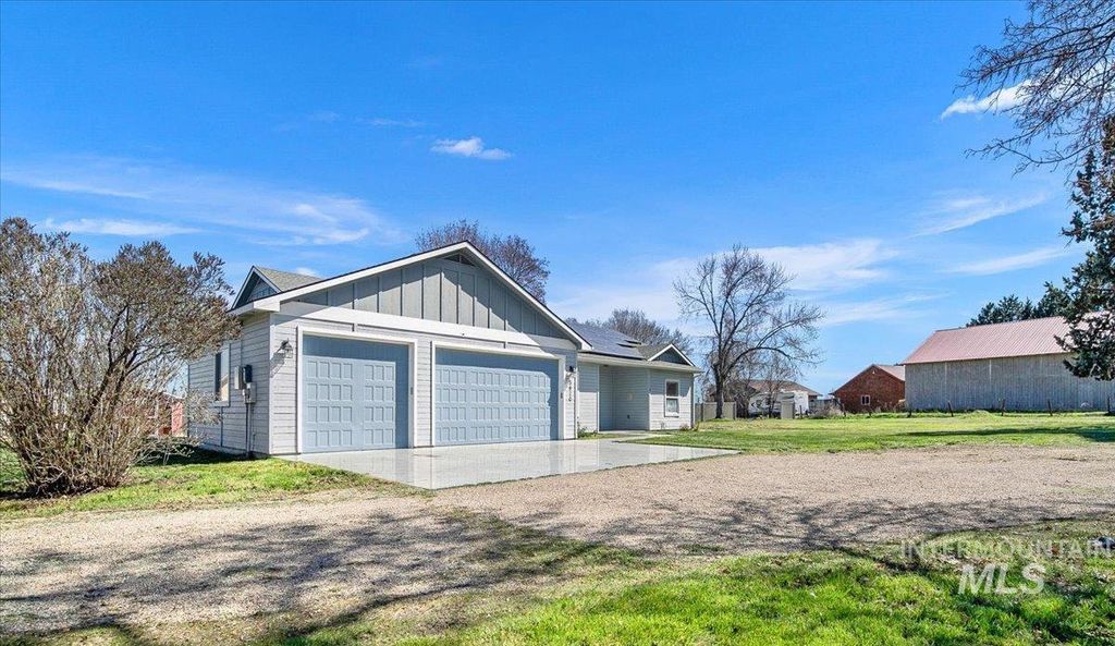 Photo of 3610 S Robinson Blvd, Nampa, ID 83686 (MLS # 98984781)