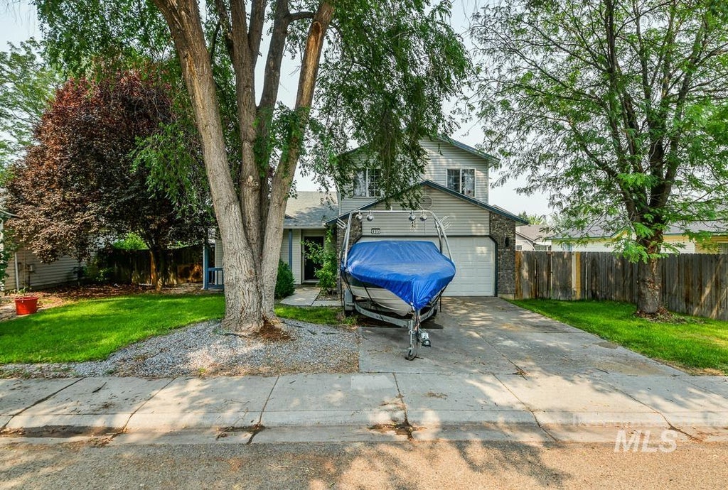 Photo of 805 Bison Way, Caldwell, ID 83607 (MLS # 98995829)