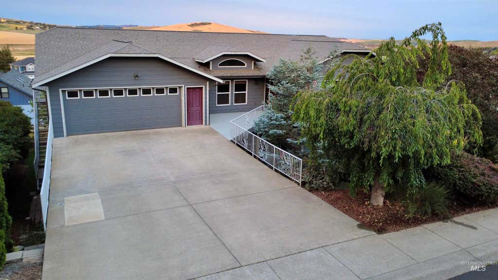 Photo of 793 Indian Hills Dr, Moscow, ID 83843 (MLS # 98994616)