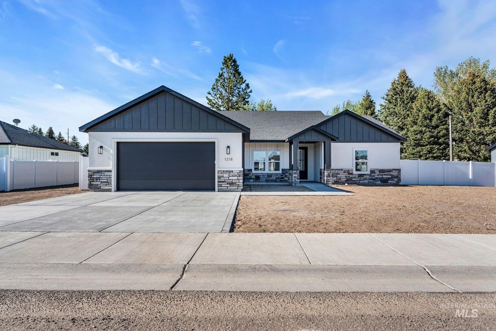 Photo of 1218 Jade Drive, Rupert, ID 83350 (MLS # 98986722)