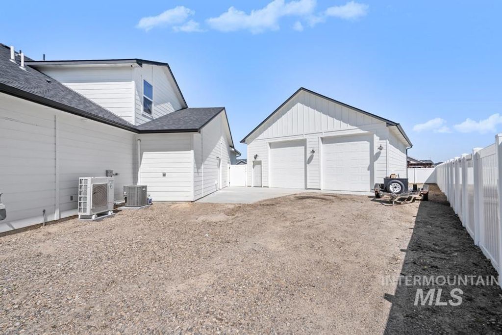 Photo of 342 Spur Ave, Fruitland, ID 83619 (MLS # 98983352)