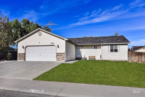 Photo of 1250 NW Pintail St, Mountain Home, ID 83647 (MLS # 98966296)