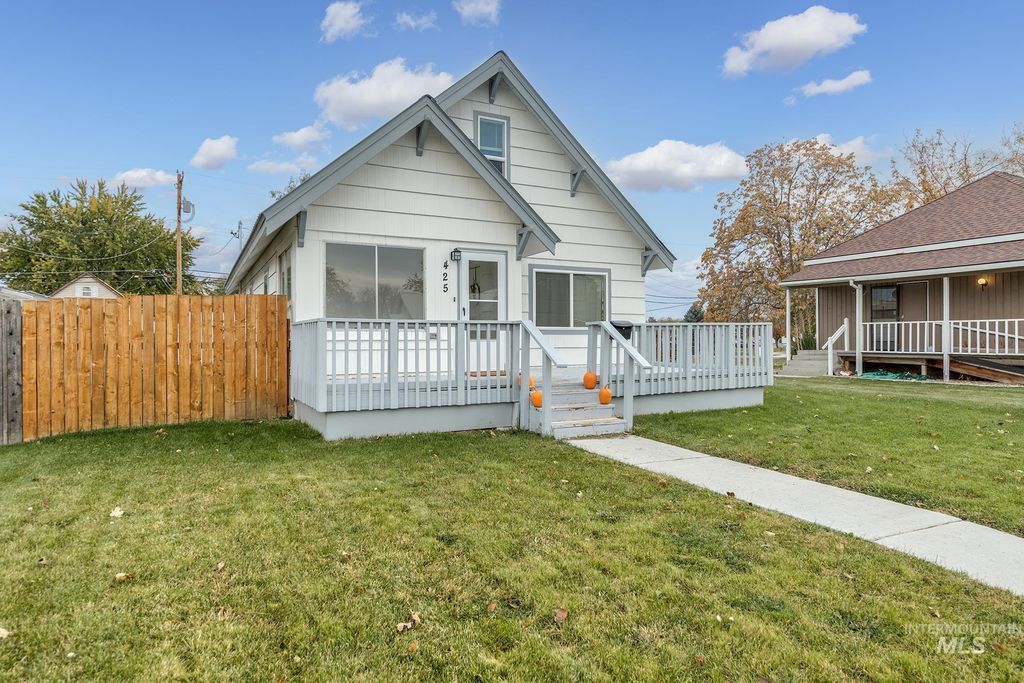 Photo of 425 E Liberty, Weiser, ID 83672 (MLS # 98966822)