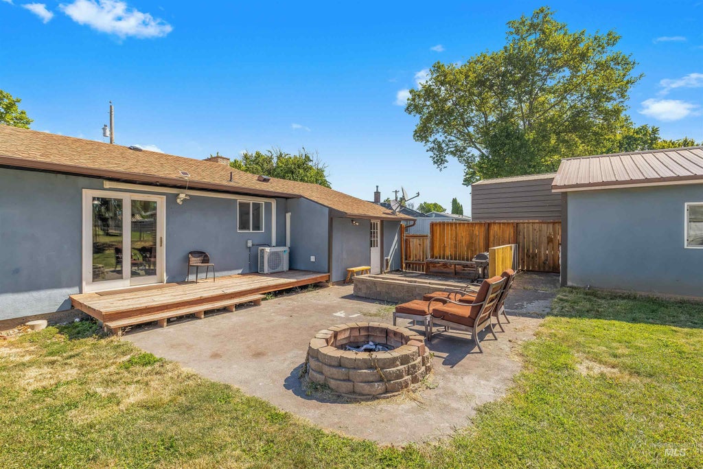 Photo of 1428 Bryden Ave, Lewiston, ID 83501 (MLS # 98990597)