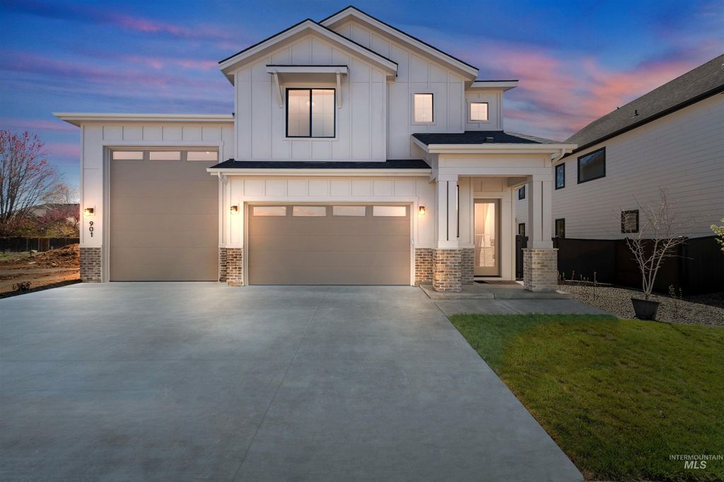 Photo of 901 W Malbar St, Meridian, ID 83646 (MLS # 98981165)