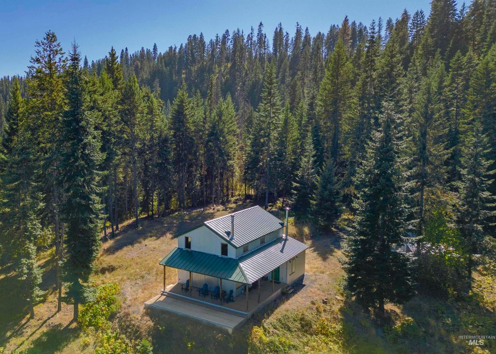 Photo of 1139 Ove Creek Ln, Orofino, ID 83544 (MLS # 98979060)