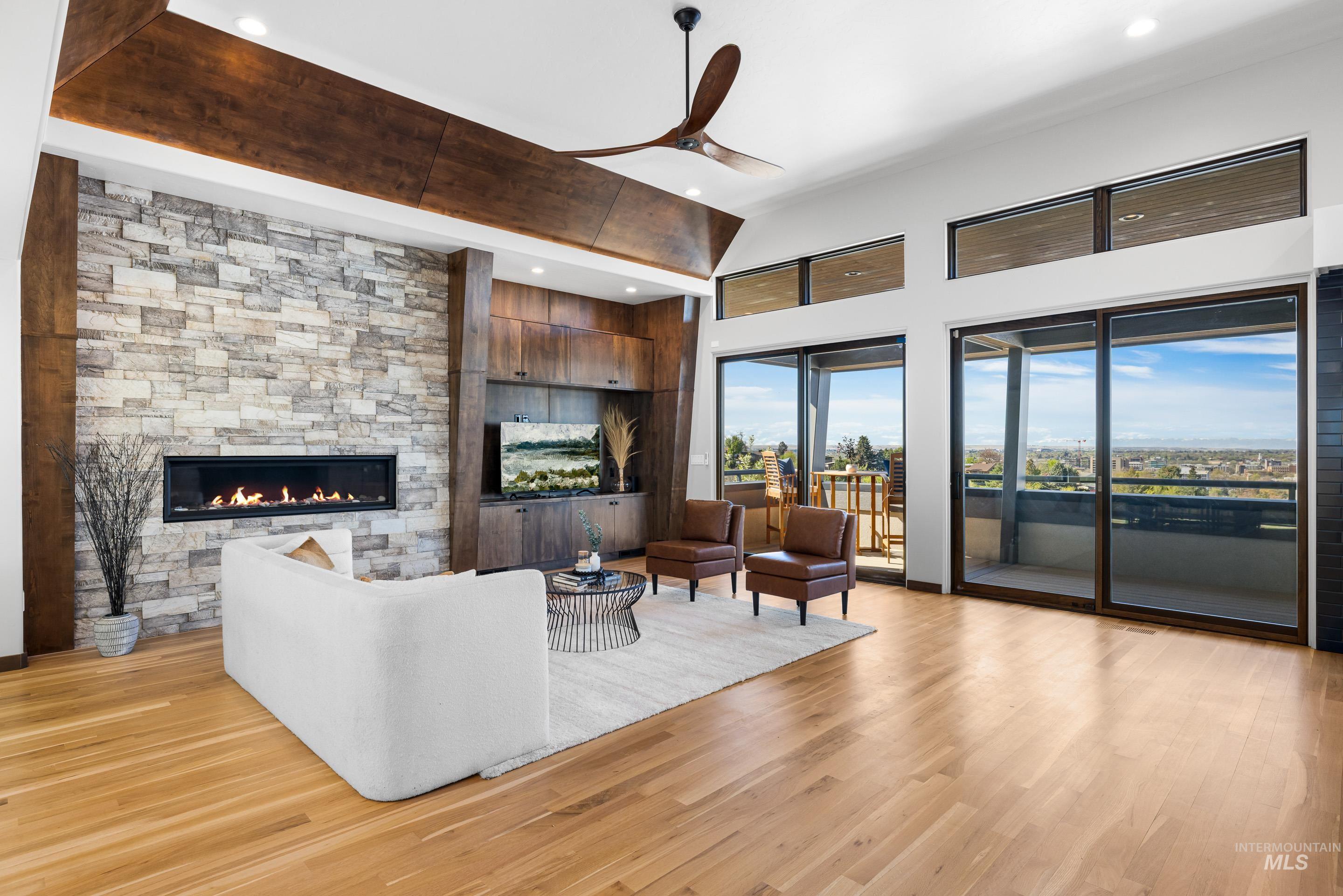 146 W Skylark Drive