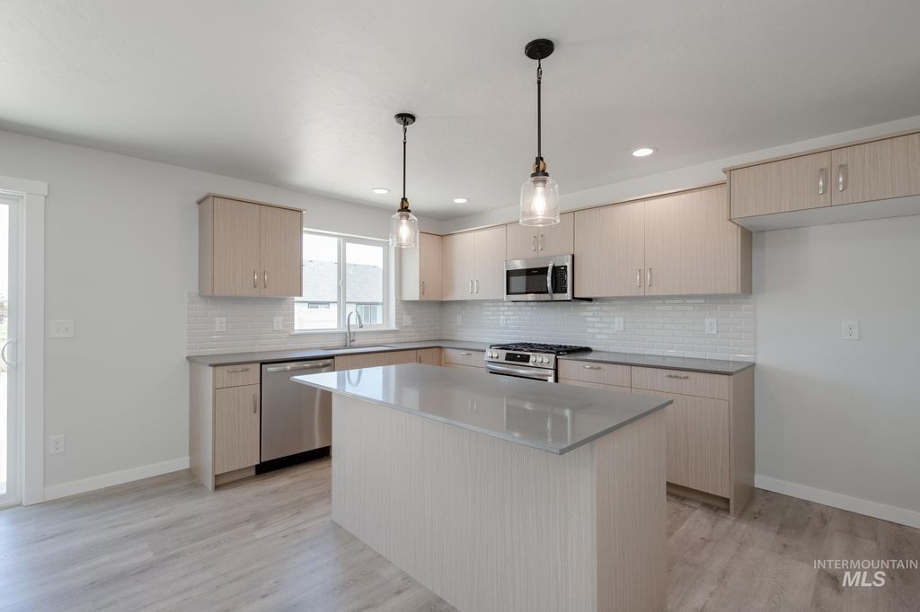 Photo of 6985 S Old Farm Ave, Meridian, ID 83642 (MLS # 98964560)