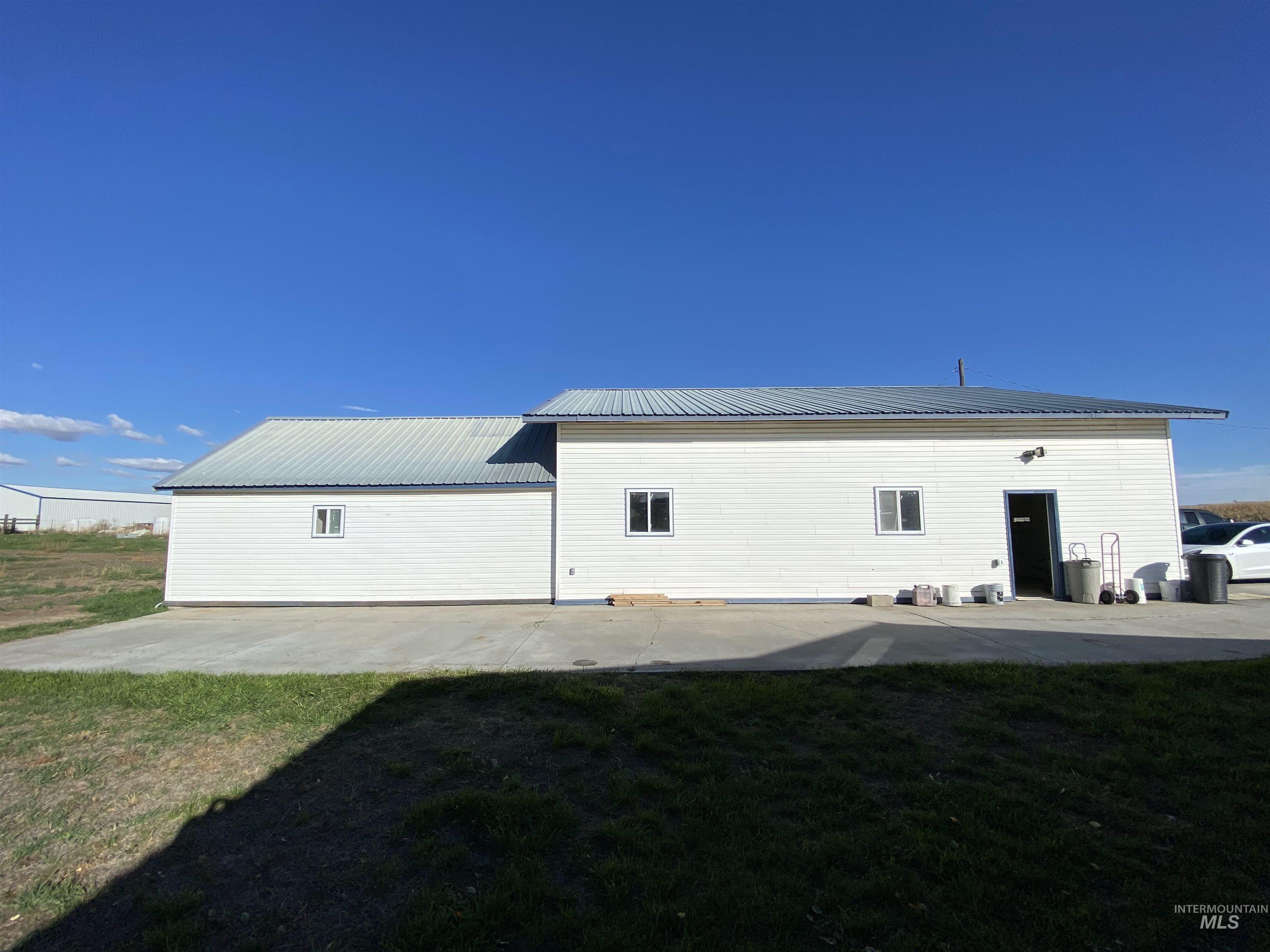 1390 Airport Road