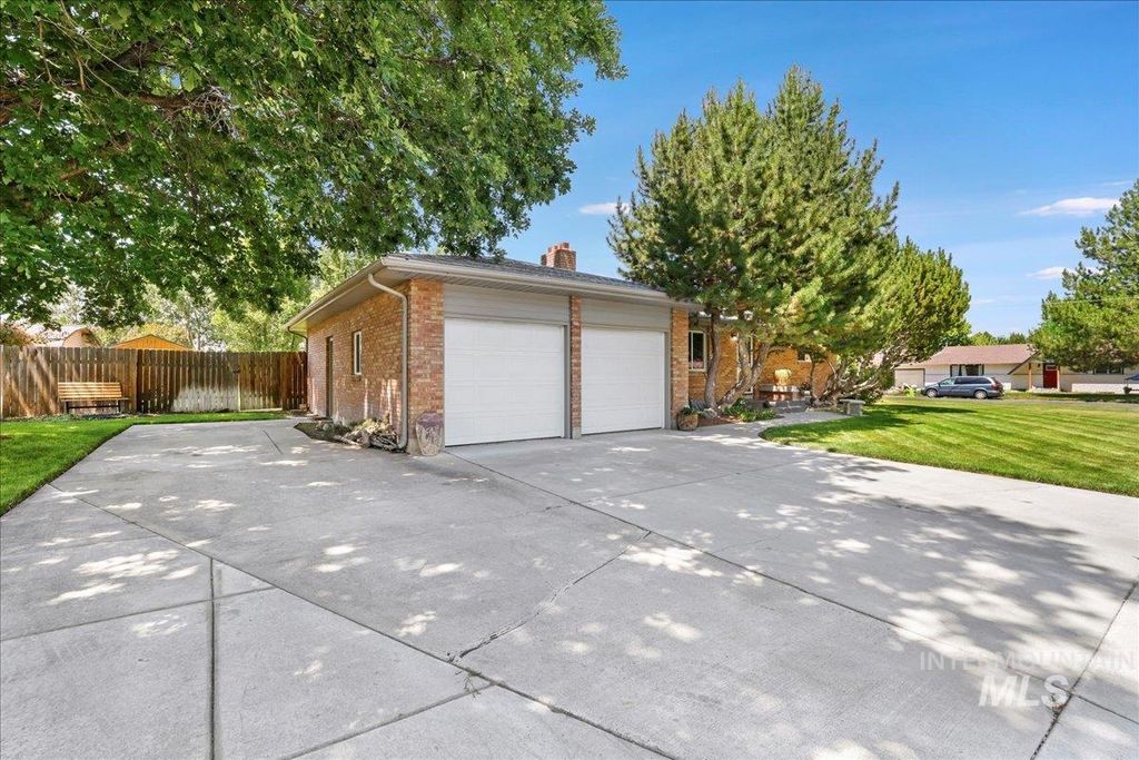 Photo of 975 Desert View Drive, Twin Falls, ID 83301 (MLS # 98954650)