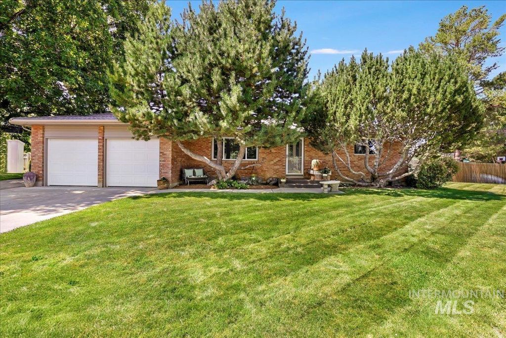 Photo of 975 Desert View Drive, Twin Falls, ID 83301 (MLS # 98954650)