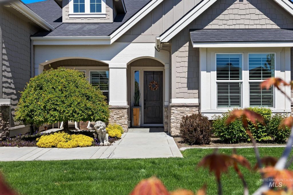 Photo of 5292 W Piaffe St, Eagle, ID 83616 (MLS # 98984063)