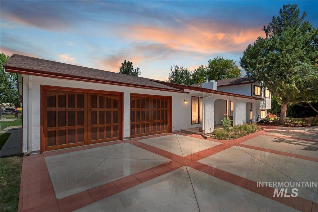 Photo of 10210 W Hackamore Dr, Boise, ID 83709 (MLS # 98976812)