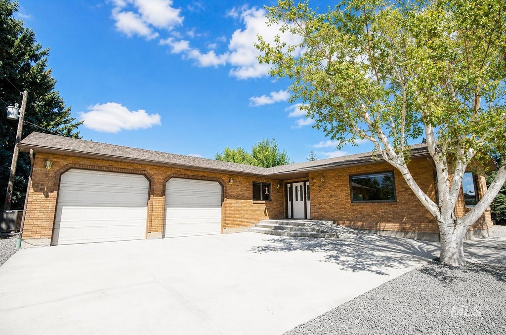 Photo of 376 S 1100 E, Jerome, ID 83338 (MLS # 98998335)