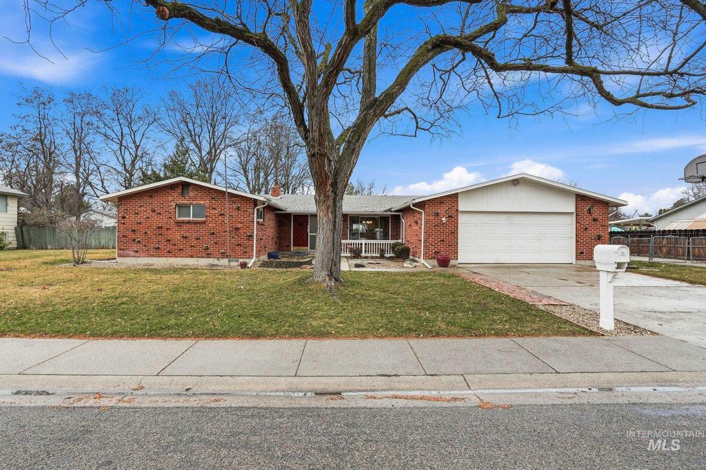 Photo of 10860 W Mohawk Dr, Boise, ID 83709 (MLS # 98976018)