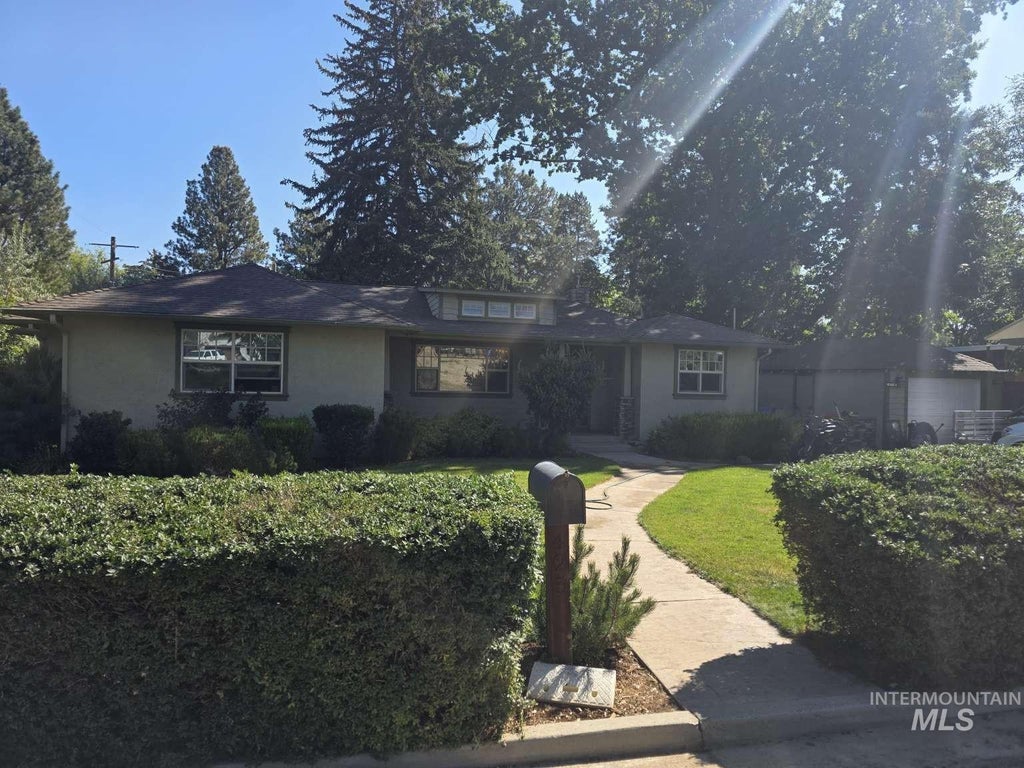Photo of 425 Highland Dr, Payette, ID 83661 (MLS # 99003174)