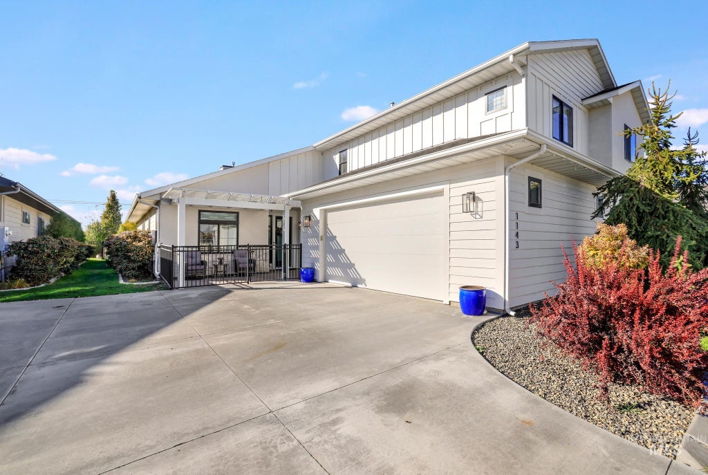 Photo of 1143 Langford Way, Twin Falls, ID 83301 (MLS # 99005188)