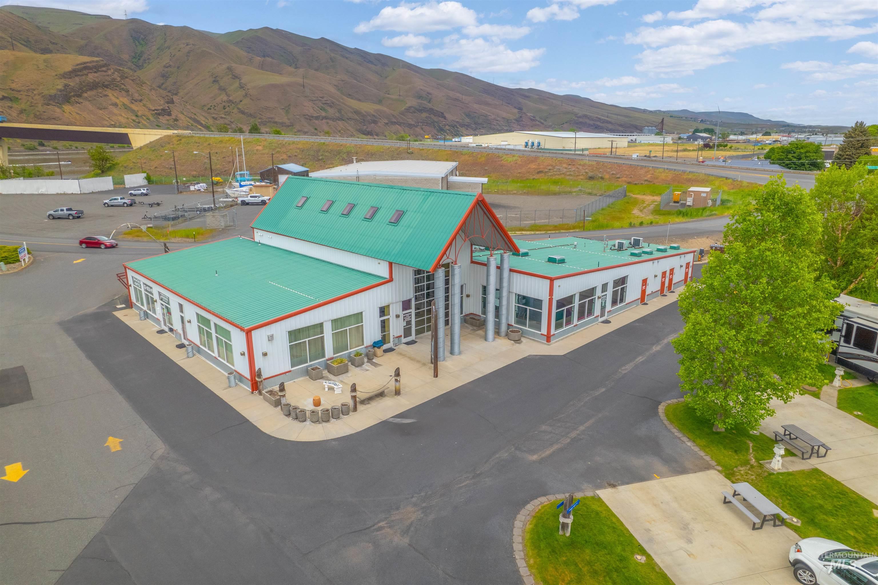 1550 & 1560 Port Drive