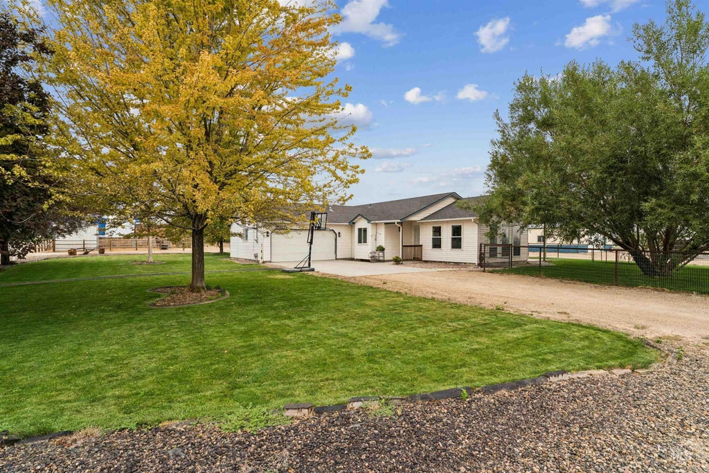 Photo of 19012 Upper Pleasant Ridge Rd, Caldwell, ID 83607 (MLS # 98999497)