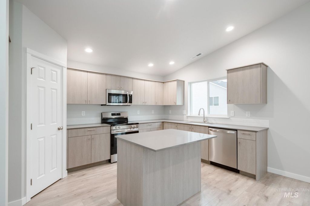 Photo of 1722 Old Mill St, Middleton, ID 83644 (MLS # 98968150)