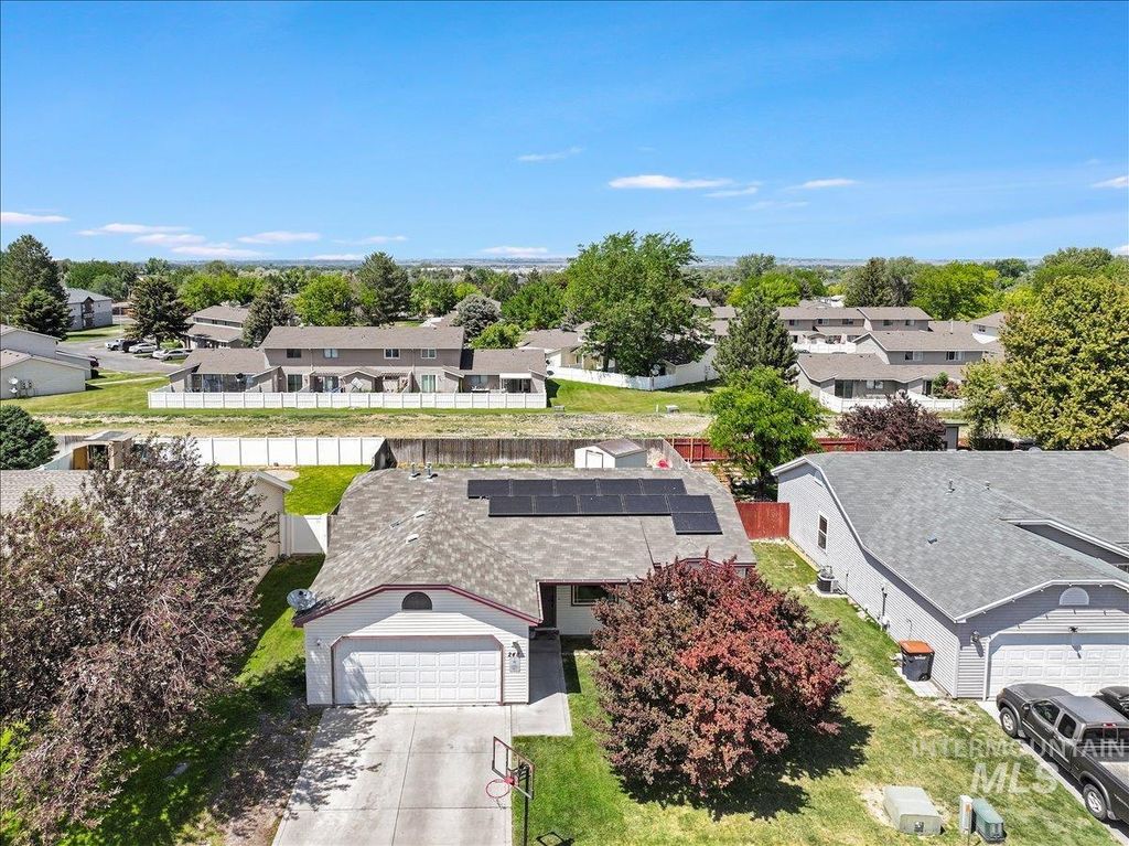 Photo of 248 Sevensprings Ave, Twin Falls, ID 83301 (MLS # 98976982)