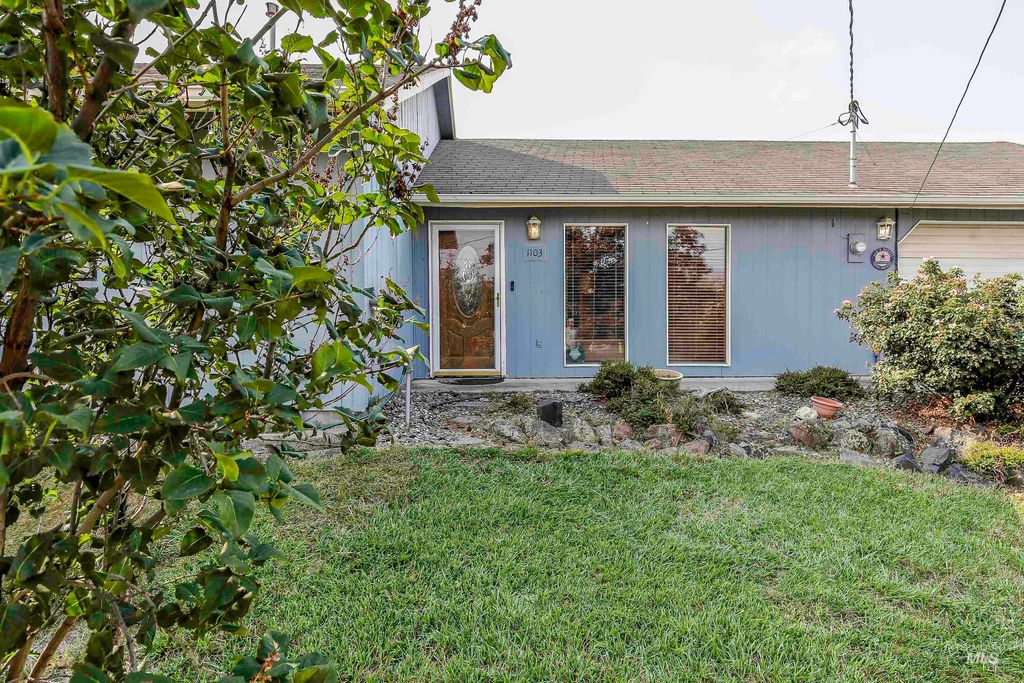 Photo of 1103 18th Ave, Clarkston, WA 99403 (MLS # 98963551)