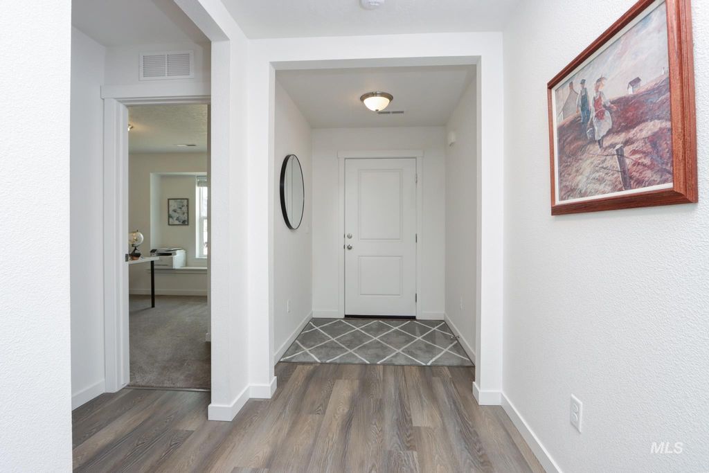 Photo of 3374 S Rosa Parks Way, Nampa, ID 83686 (MLS # 98976020)